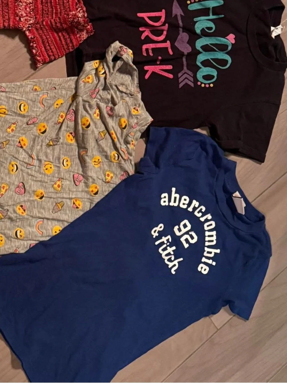 7pc bundle lot girls MEDIUM 1shorts 1robe 5 shirts no stains or wear